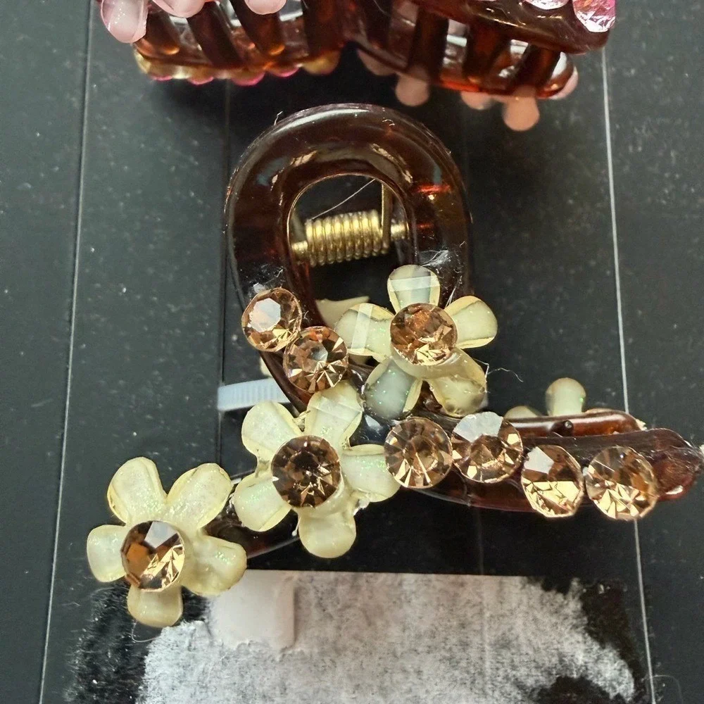 nOir Floral Rhinestone Hair Claw Clips Set of 2 Pink Cream Tortoise Shell OS